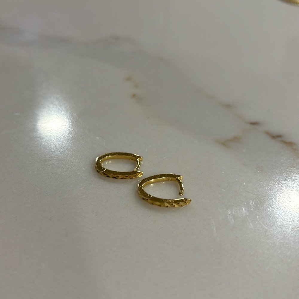 Gorjana Discontinued Gold Etched Huggie Earrings